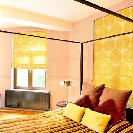 Chambers'n Charm Boutique Brasov