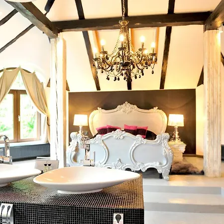Chambers'n Charm Boutique Bed & Breakfast Brasov